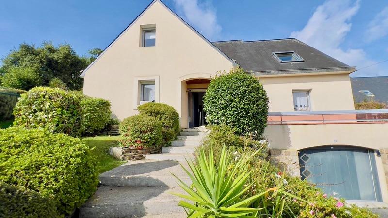 Maison - 152 m² - 8 pièces