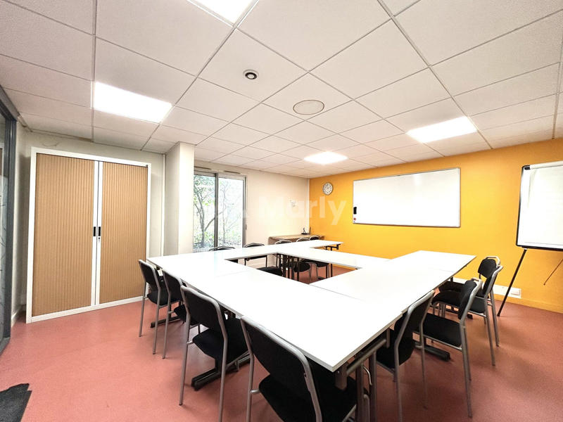 Bureau - 87 m² - 6 pièces