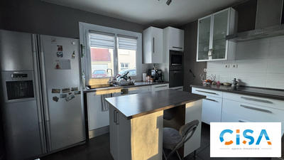 Maison - 90 m² - 5 pièces