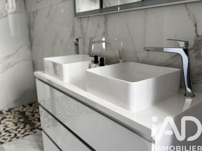 Maison - 185 m² - 6 pièces