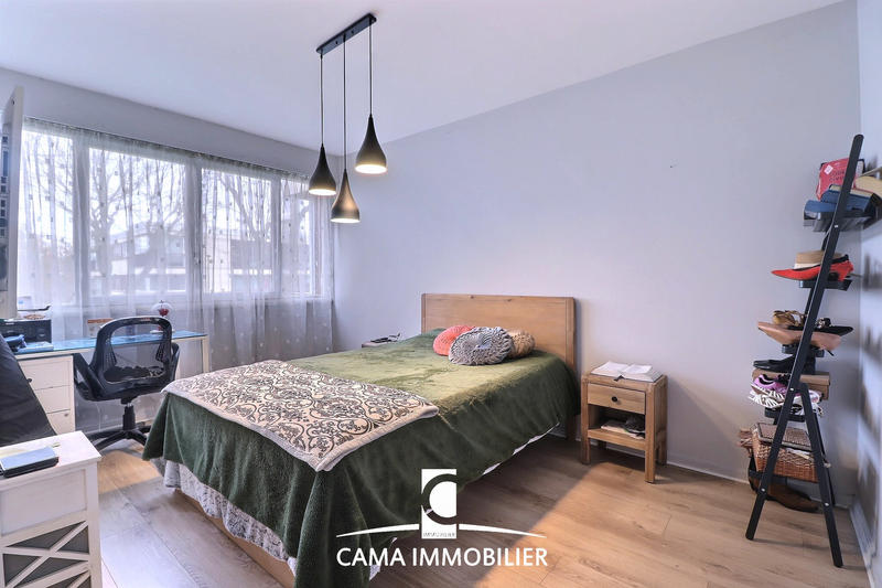 Appartement - 112 m² - 6 pièces