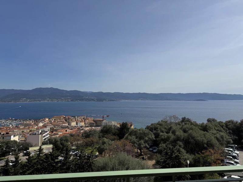 Appartement - 87 m² - 3 pièces