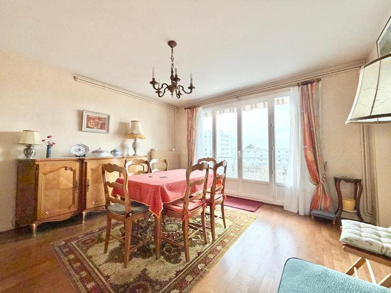 Appartement - 82 m² - 4 pièces