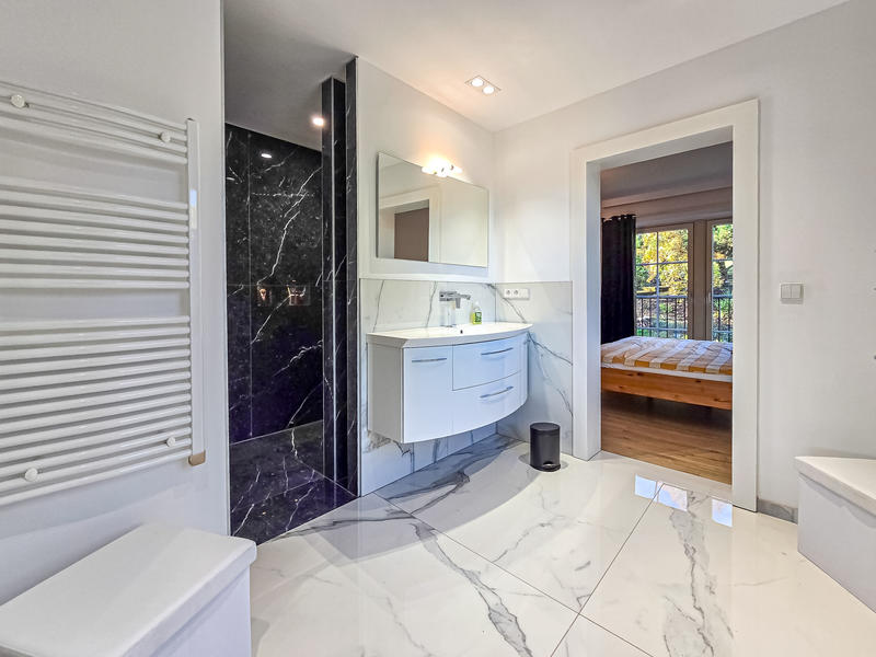 Maison - 305 m² - 6 pièces