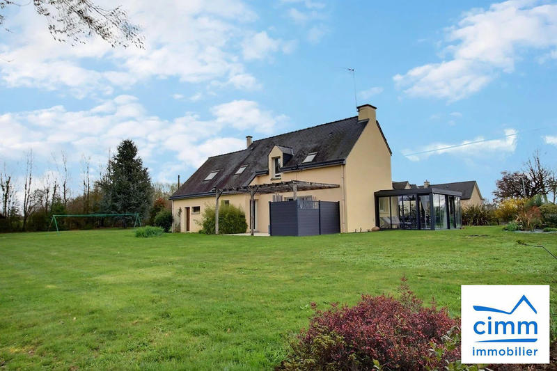 Maison traditionnelle - 127 m² - 7 pièces