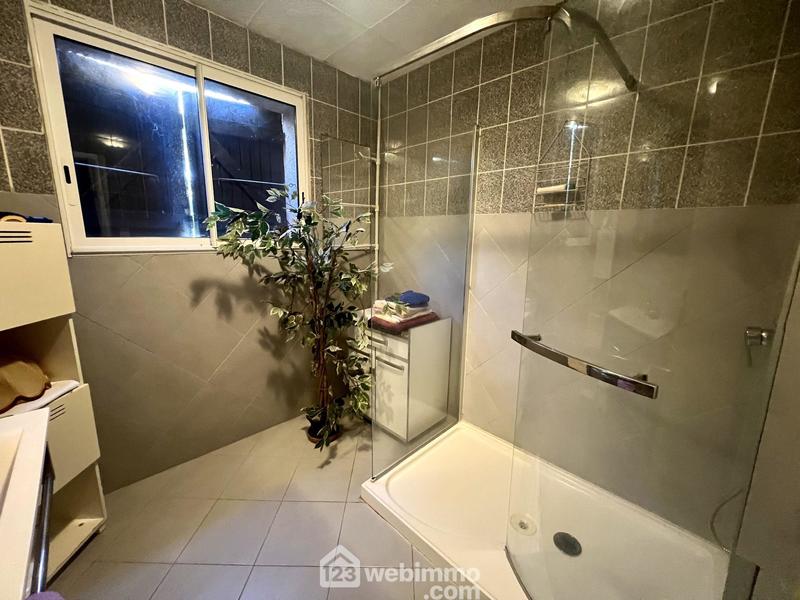 Maison - 339 m² - 12 pièces