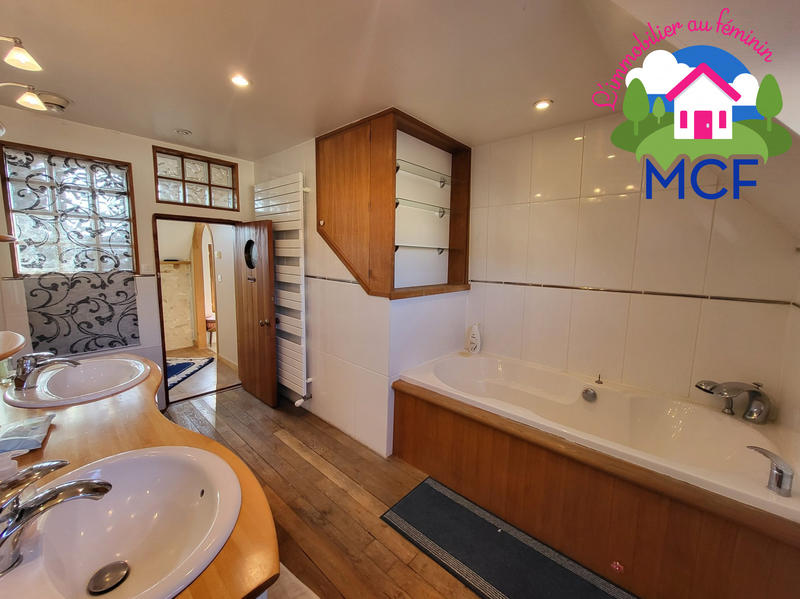 Maison ancienne - 229 m² - 8 pièces