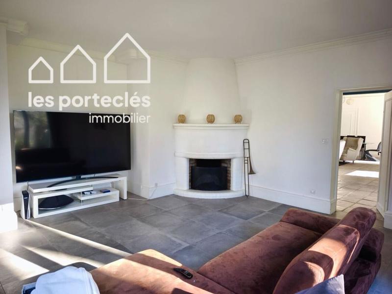 Propriété - 171 m² - 6 pièces