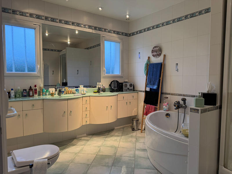 Maison - 177 m² - 6 pièces