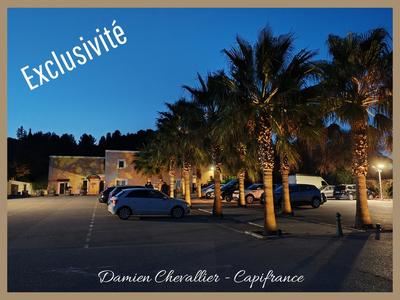 Fonds de commerce - 1 050 m²