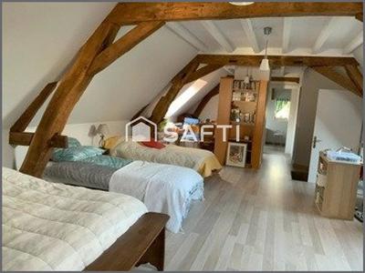 Maison - 230 m² - 8 pièces