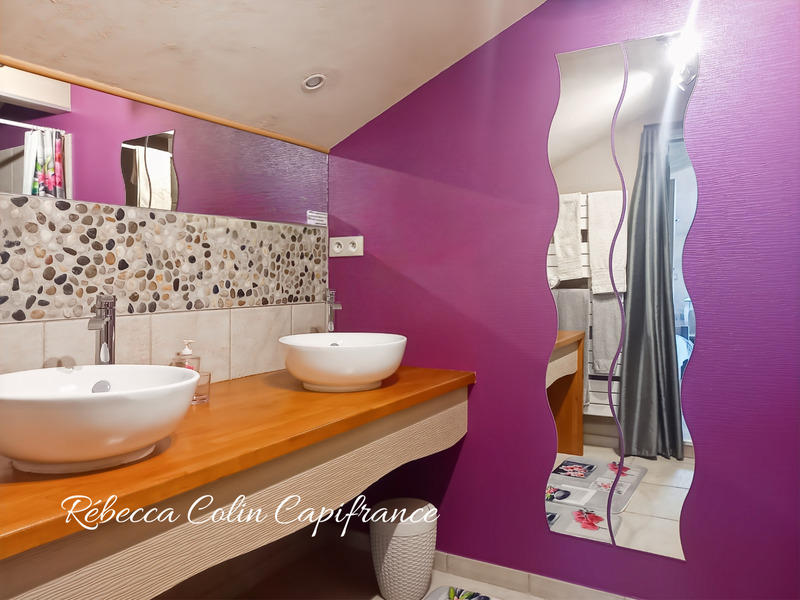 Maison - 225 m² - 8 pièces