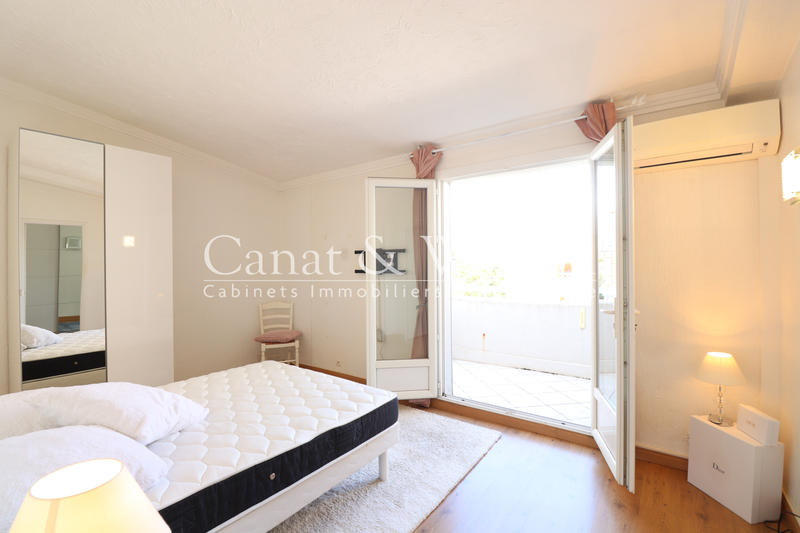 Appartement - 99 m² - 4 pièces