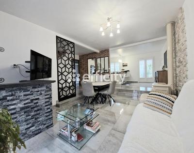 Maison - 123 m² - 5 pièces