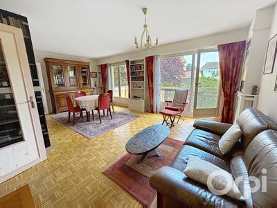 Appartement - 92 m² - 4 pièces