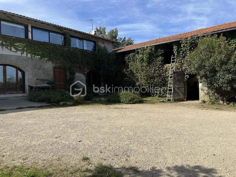 Maison de domaine équestre - 380 m² - 11 pièces