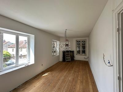 Maison - 178 m² - 9 pièces