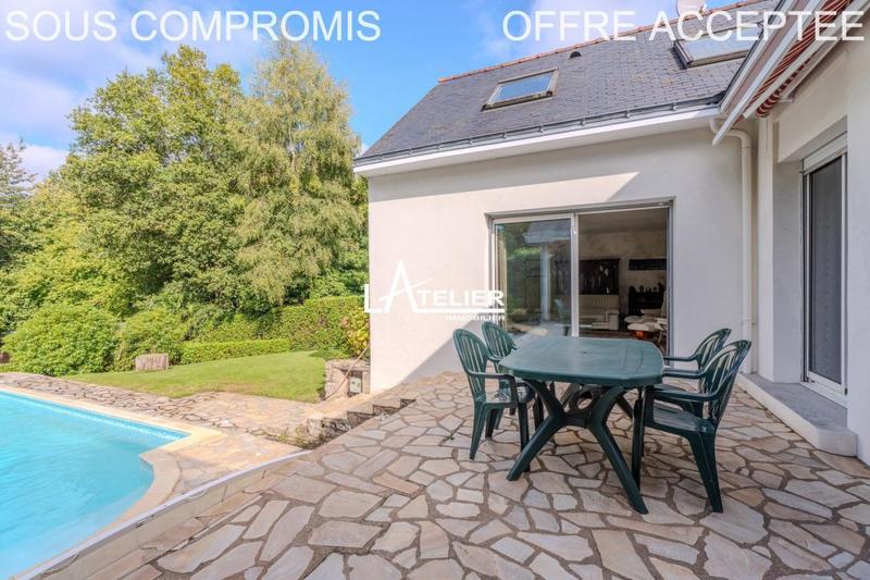 Maison - 230 m² - 8 pièces