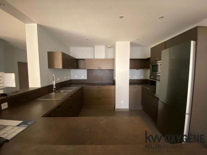 Appartement - 144 m² - 4 pièces