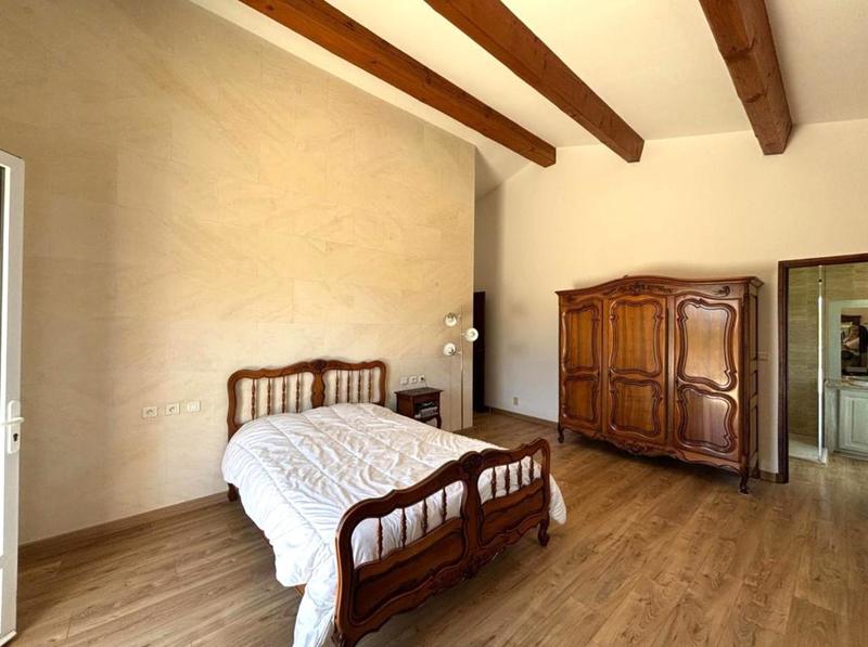 Maison - 290 m² - 8 pièces