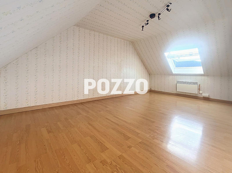 Maison - 182 m² - 9 pièces