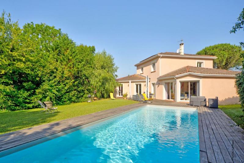 Maison - 224 m² - 7 pièces