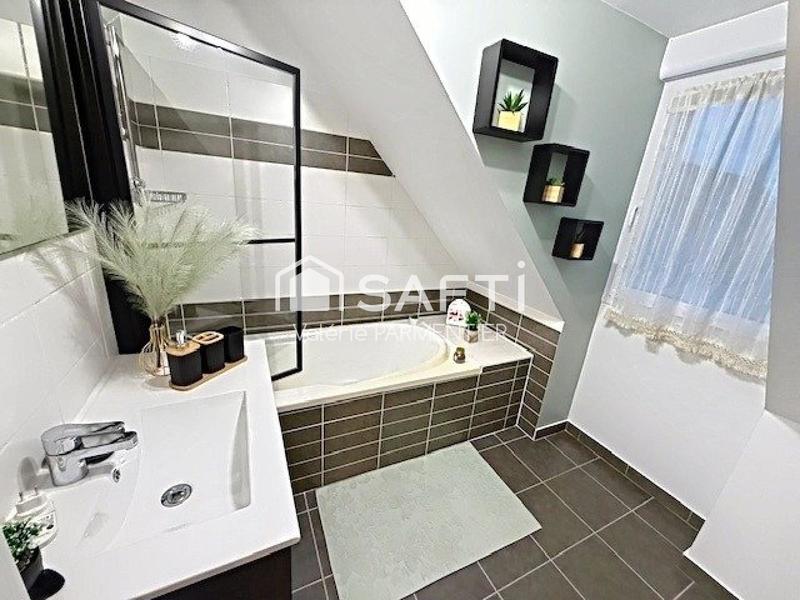 Maison - 140 m² - 5 pièces