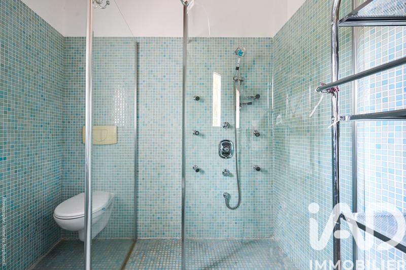 Maison - 210 m² - 7 pièces