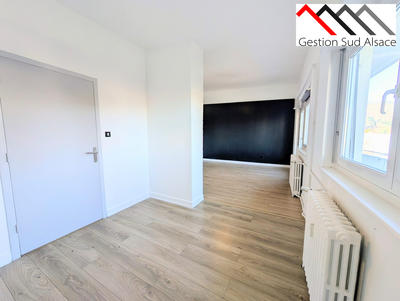 Appartement - 80 m² - 5 pièces