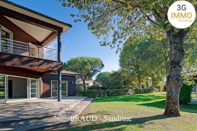 Maison de ville - 244 m² - 7 pièces