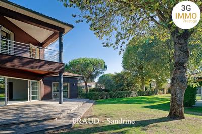 Maison de ville - 244 m² - 7 pièces