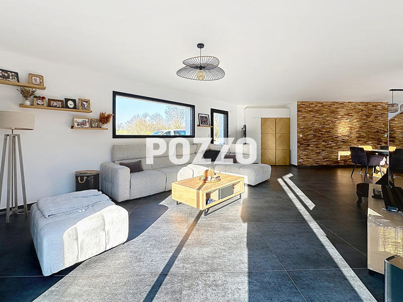 Maison - 283 m² - 11 pièces