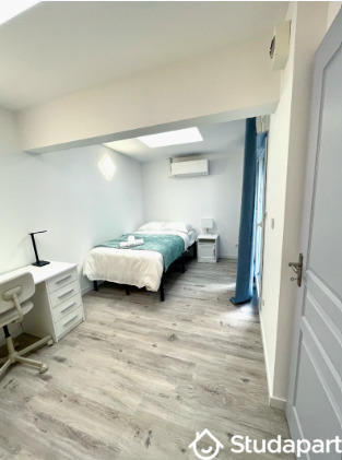 Chambre - 13 m² - 1 pièce