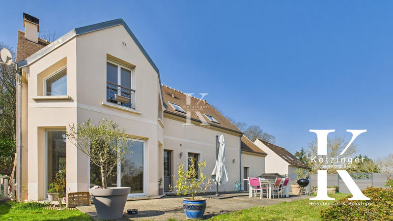 Maison traditionnelle - 140 m² - 5 pièces
