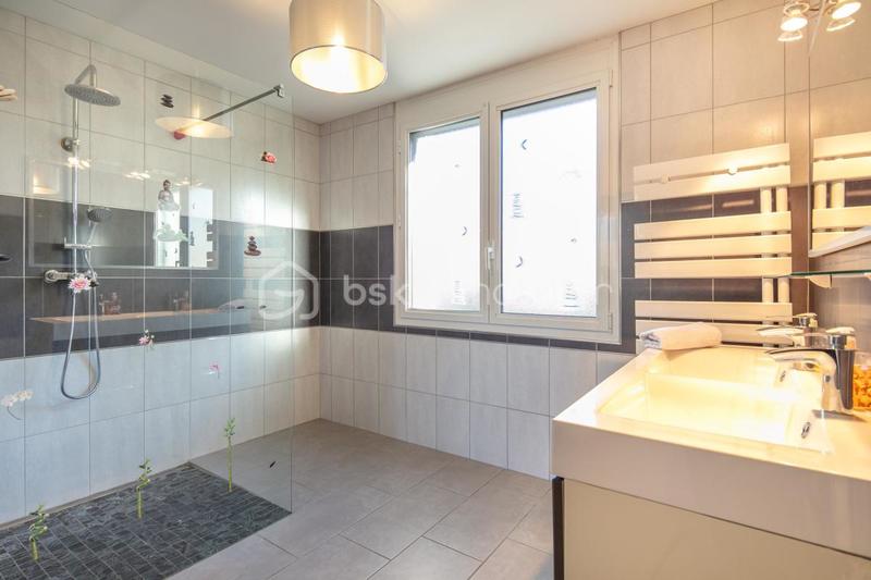 Maison - 189 m² - 5 pièces