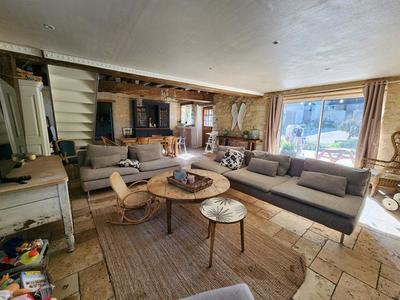 Maison - 298 m² - 9 pièces