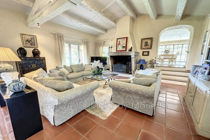 Villa - 245 m² - 6 pièces