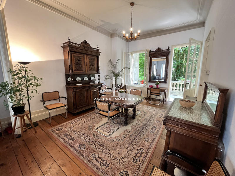 Maison - 200 m² - 4 pièces