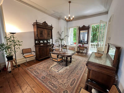 Maison - 200 m² - 4 pièces