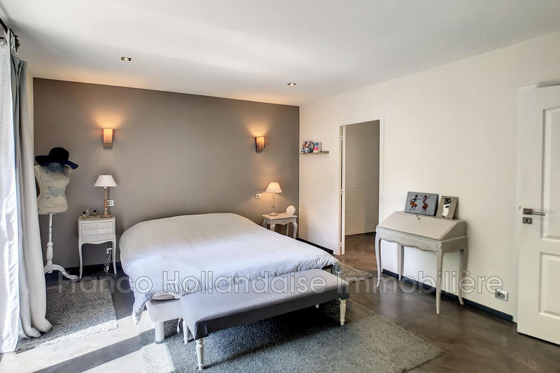 Maison - 324 m² - 10 pièces