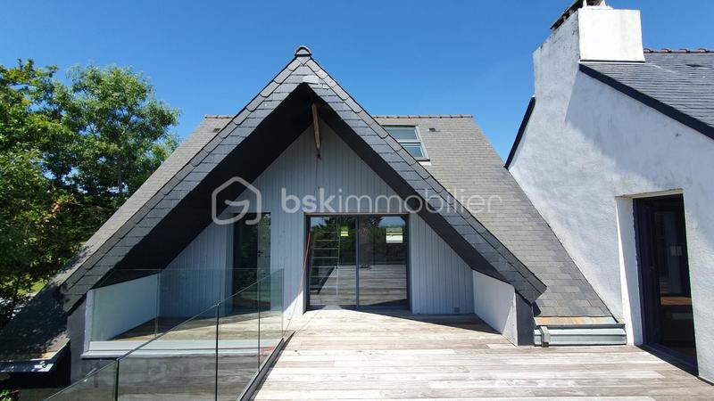 Maison - 210 m² - 10 pièces