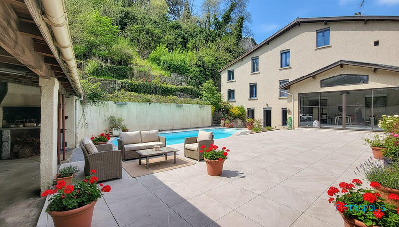 Maison ancienne - 217 m² - 7 pièces