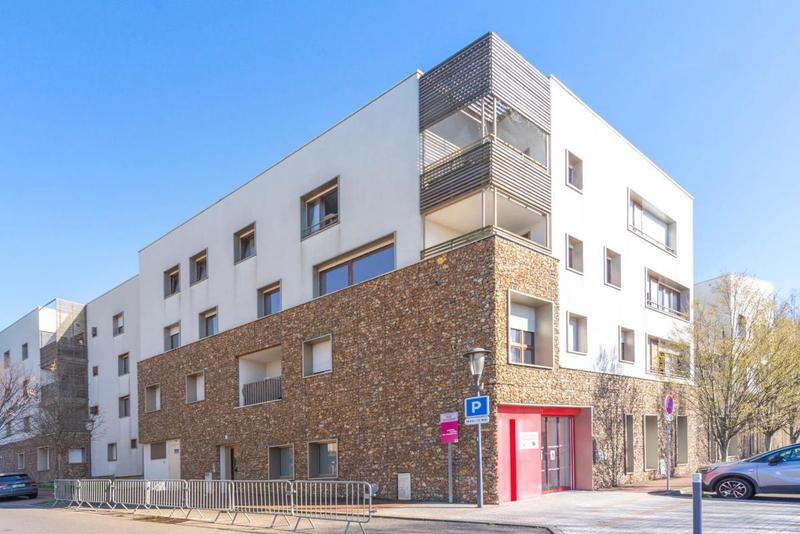 Studio - 30 m² - 1 pièce