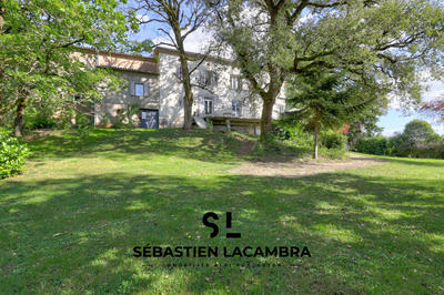 Propriété - 328 m² - 10 pièces