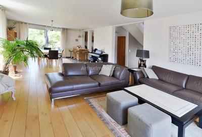 Maison - 182 m² - 8 pièces