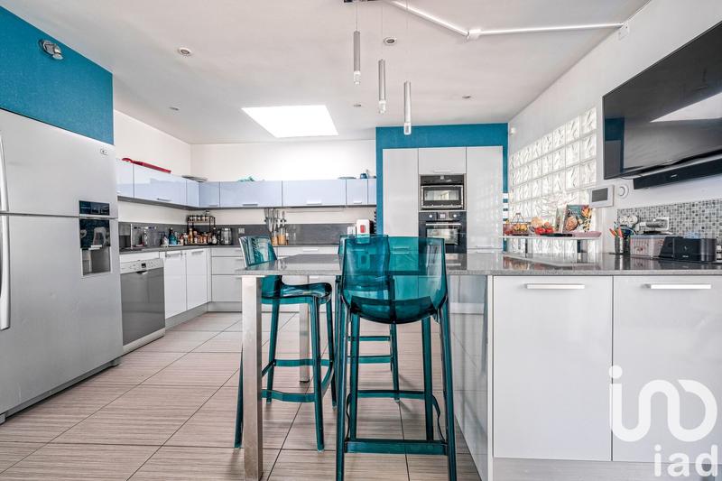 Maison de maîtres - 304 m² - 9 pièces