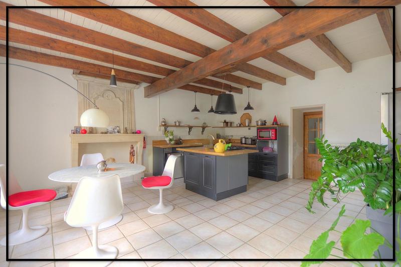 Maison - 234 m² - 7 pièces