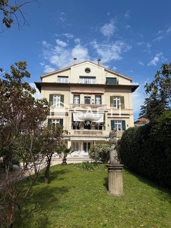 Appartement - 92 m² - 4 pièces