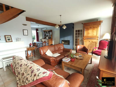 Maison traditionnelle - 163 m² - 8 pièces