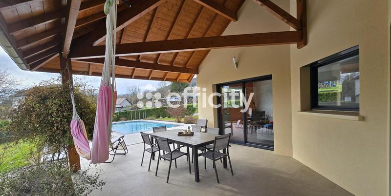 Maison - 181 m² - 5 pièces